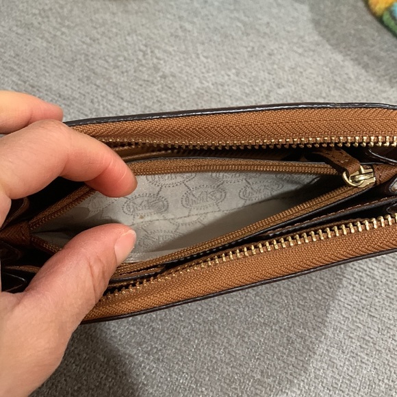 Michael Kors wallet - Picture 4 of 7